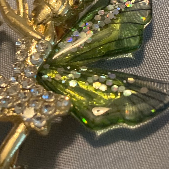 Gold Fairy Brooch with Green Wings - Picture 2 of 4